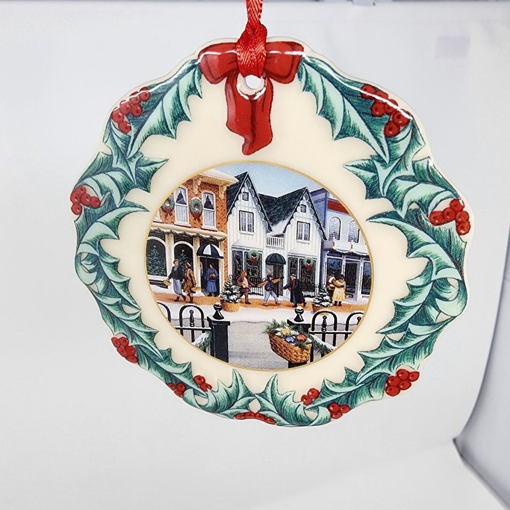 Longaberger Hometown Christmas Ornament SHOPPING ON MAIN ST Collectors Club 1998